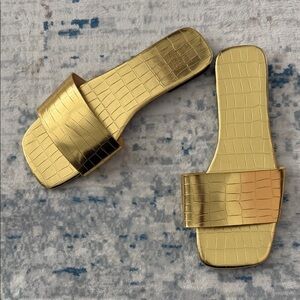 Gold Crocodile Design Women’s Slide Sandals